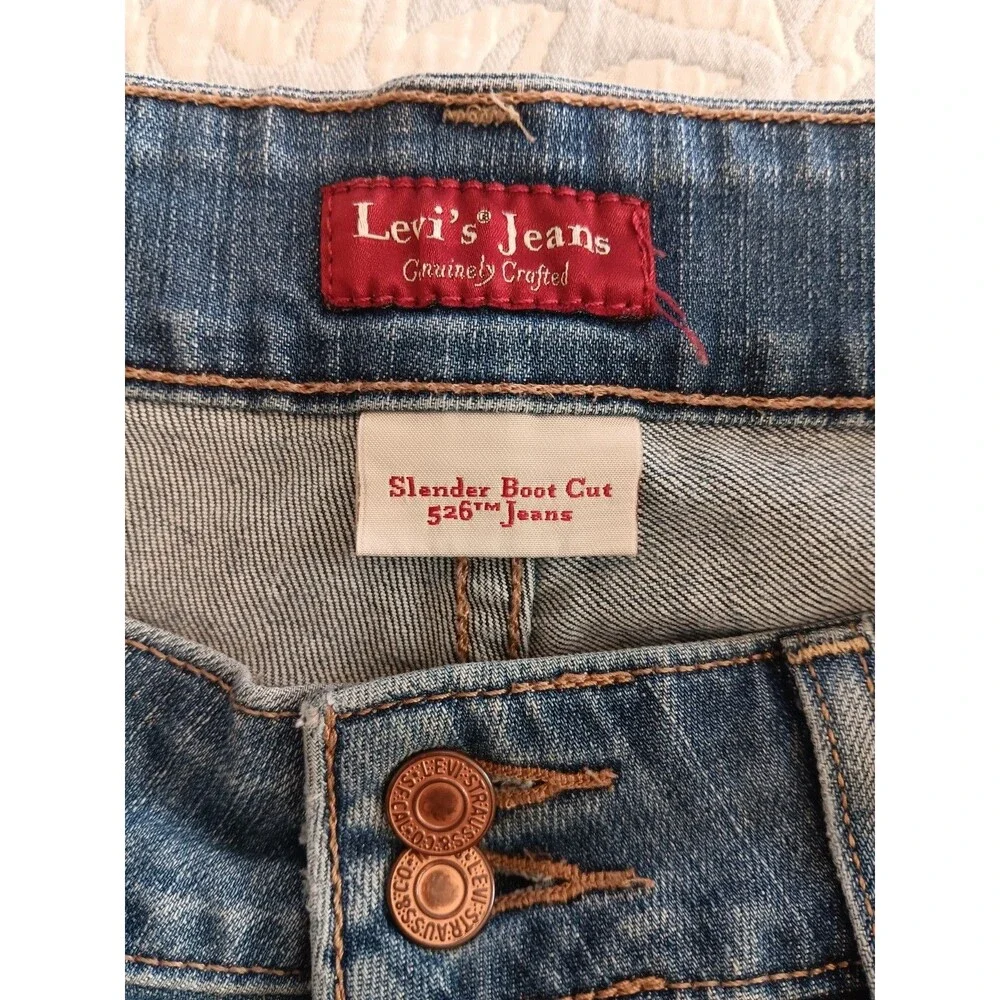 Levi's Women's Size 6 Medium 526 Slender Boot Cut Blue Denim Jeans Cotton Blend